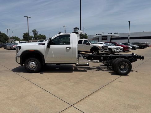 New 2026 GMC Sierra 3500 Pro w/ Convenience Package AWD/4WD image 7