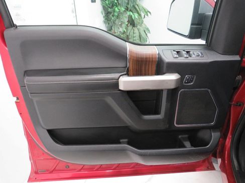 Used 2015 Ford F150 Lariat image 27