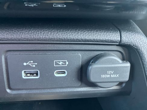 Used 2025 Honda Pilot TrailSport image 31