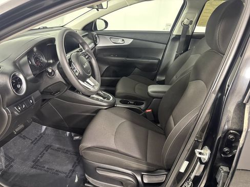 Used 2023 Kia Forte LXS w/ LXS Technology Package FWD image 15