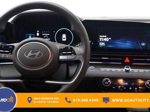 Used 2024 Hyundai Elantra SEL FWD image 5