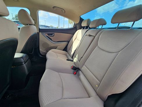 Used 2016 Hyundai Elantra SE w/ Option Group 02 FWD image 12