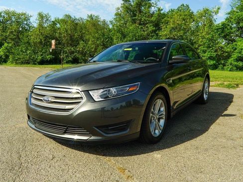 Used 2019 Ford Taurus SEL w/ Equipment Group 201A FWD image 6