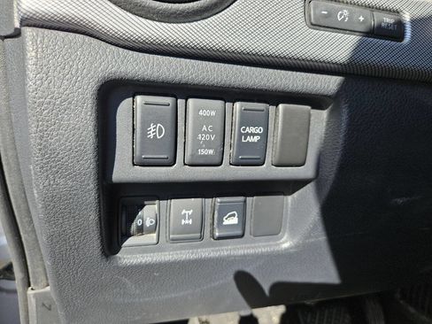 Used 2018 Nissan Titan PRO-4X w/ Pro-4x Convenience Package AWD/4WD image 26