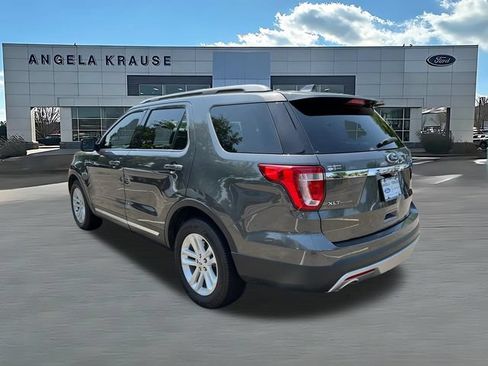 Used 2017 Ford Explorer XLT FWD image 5