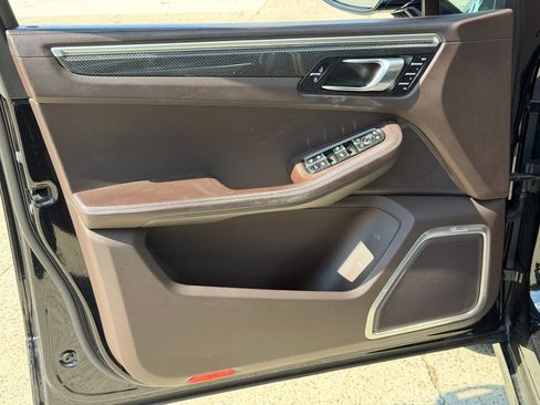 Used 2020 Porsche Macan Turbo AWD/4WD image 14