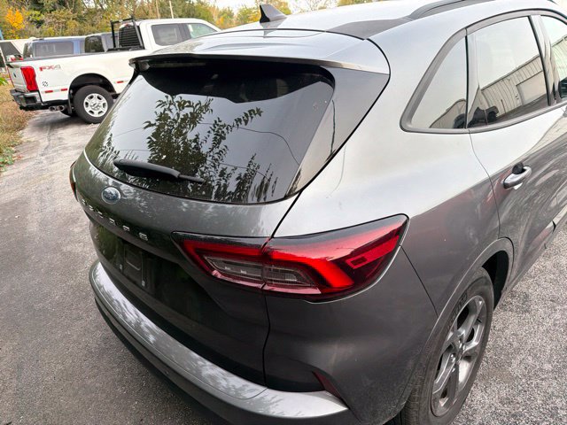 Used 2023 Ford Escape ST-Line w/ Tech Pack #1 FWD image 7
