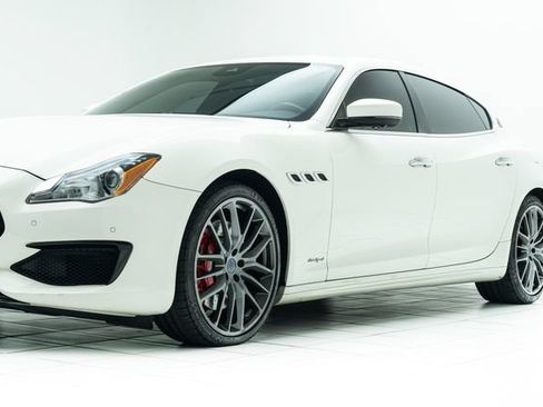 Used 2017 Maserati Quattroporte GTS GranSport RWD image 9