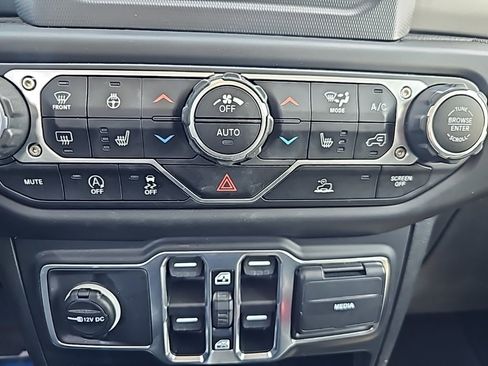 Used 2021 Jeep Gladiator Sport image 27