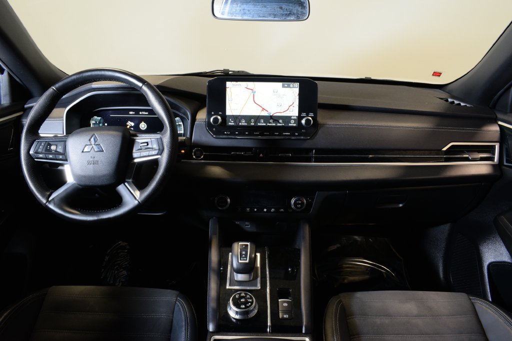 Used 2023 Mitsubishi Outlander SE AWD/4WD image 17