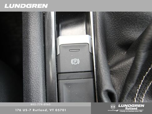 Used 2022 Volkswagen Tiguan SE AWD/4WD image 28