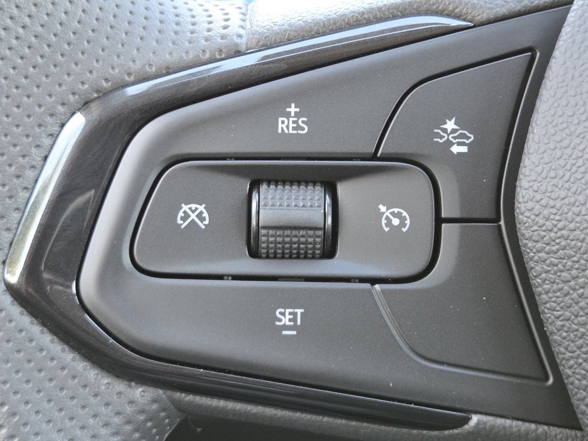 New 2026 Chevrolet Trax LS w/ LS Convenience Package FWD image 30