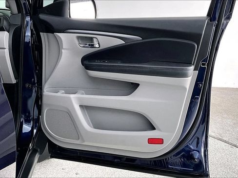 Used 2021 Honda Pilot EX image 23