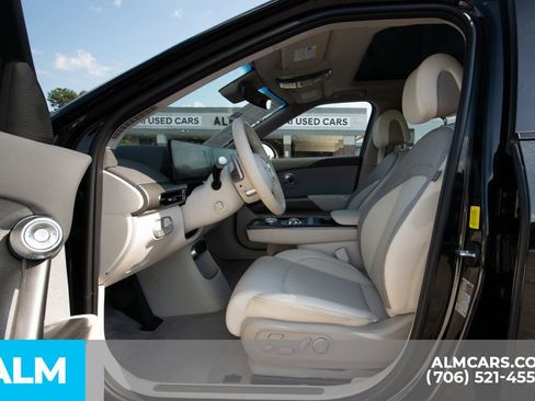 Used 2024 Genesis GV60 RWD image 12