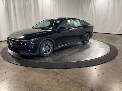 New 2025 Kia K4 LXS image 6
