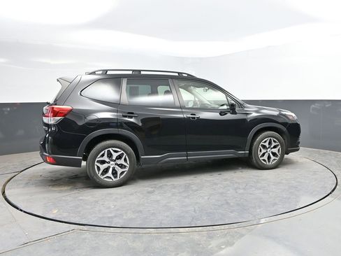 Used 2023 Subaru Forester Premium AWD/4WD image 8