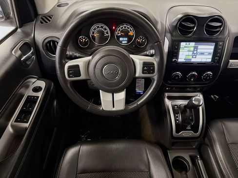 Used 2017 Jeep Compass Latitude w/ Sun/Sound Group AWD/4WD image 17