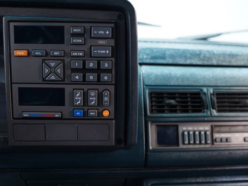 Used 1993 Chevrolet Silverado 1500 4x4 Regular Cab image 36