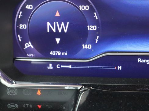 Used 2025 Chevrolet Silverado 1500 LT Trail Boss w/ Convenience Package II image 26