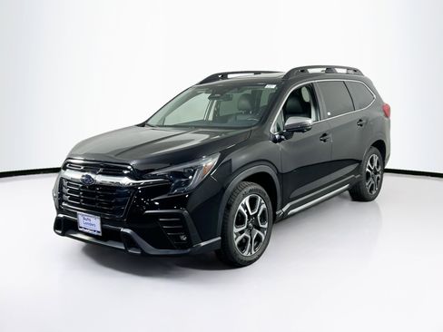 Used 2023 Subaru Ascent Limited w/ Technology Package image 1