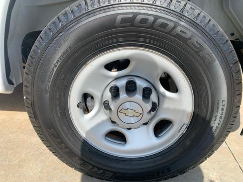 Used 2021 Chevrolet Express 2500 w/ Driver Convenience Package RWD image 11