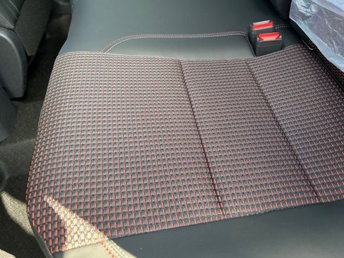 New 2025 Nissan Kicks SR image 6