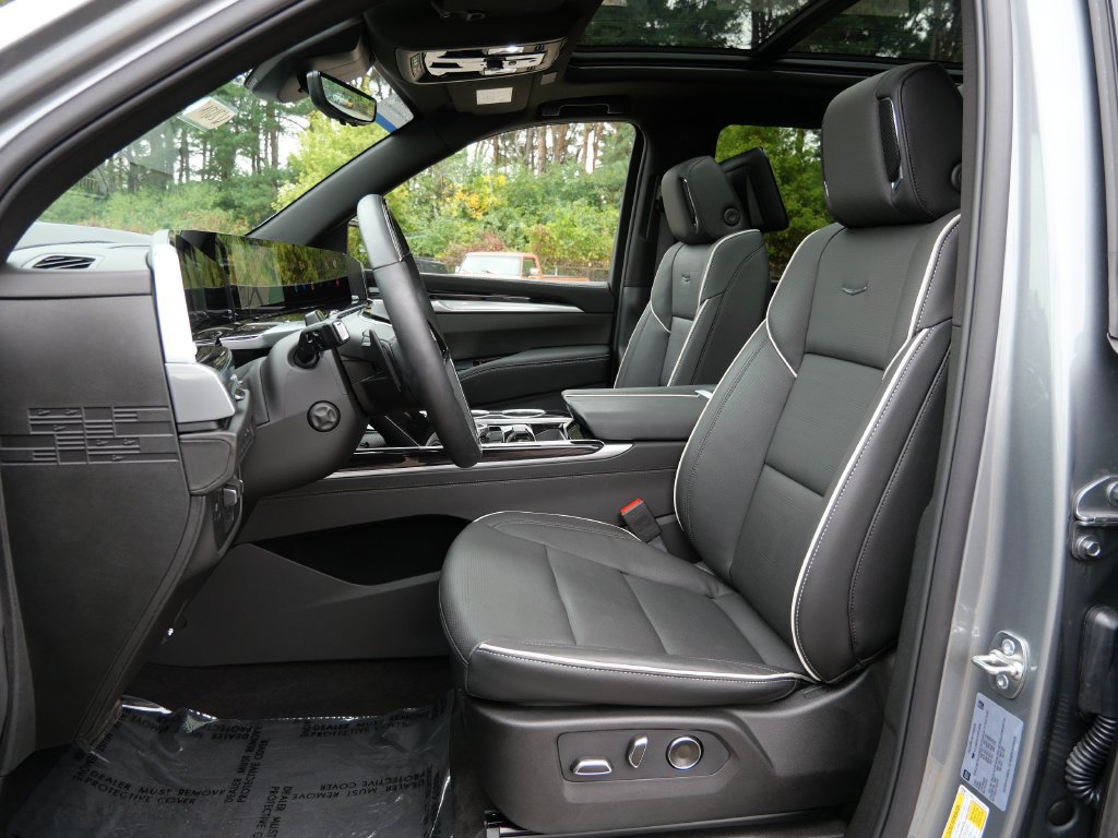 Used 2026 Cadillac Escalade Sport w/ LPO, ONYX Package AWD/4WD image 22