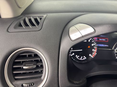 Used 2017 Nissan Pathfinder SL w/ SL Tech Package image 17