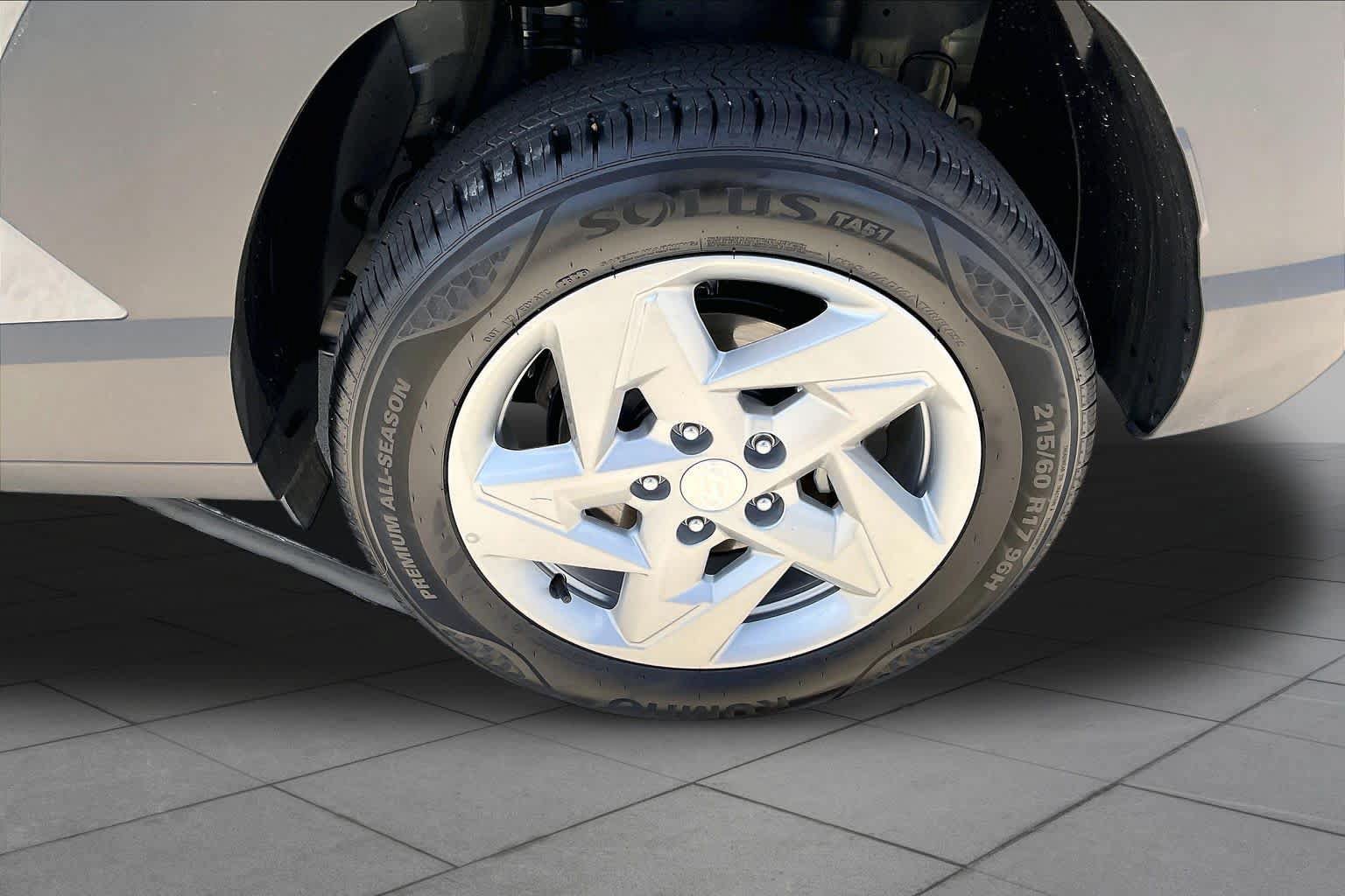 Used 2026 Hyundai Kona SE AWD/4WD image 11