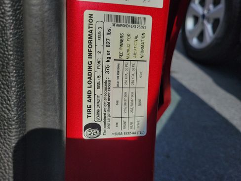 Used 2020 Ford Fusion SE FWD image 30