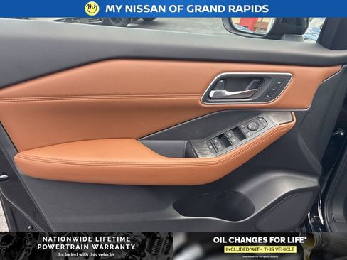 New 2026 Nissan Rogue Platinum AWD/4WD image 12