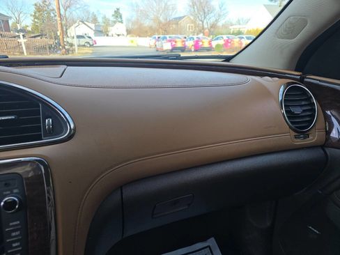 Used 2017 Buick Enclave Leather image 23