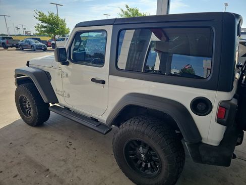 Used 2019 Jeep Wrangler Sport AWD/4WD image 12