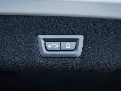 Used 2019 BMW 740i 740i w/ M Sport Package image 11