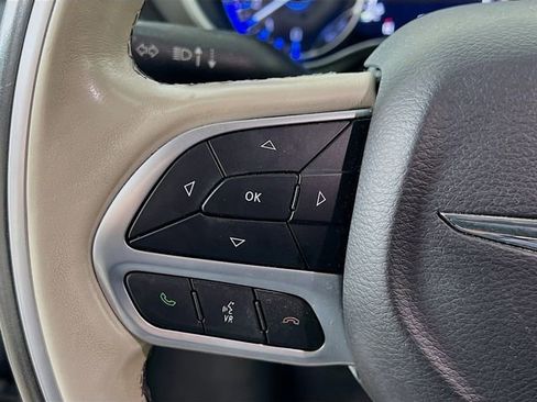 Used 2019 Chrysler Pacifica Limited FWD image 13