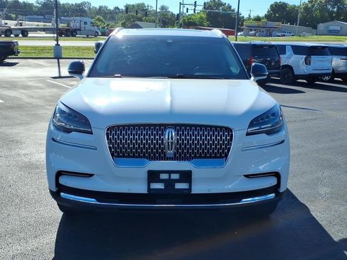 Used 2023 Lincoln Aviator AWD w/ Premium Package image 2