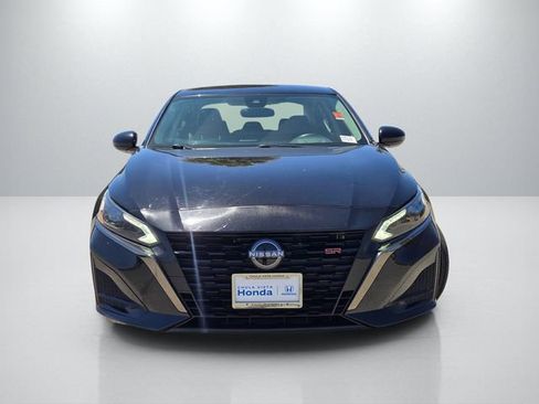 Used 2024 Nissan Altima 2.5 SR FWD image 2