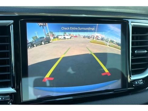 Used 2023 Chrysler Pacifica Touring-L FWD image 22