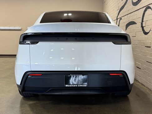 Used 2026 Tesla Model Y 2WD image 7
