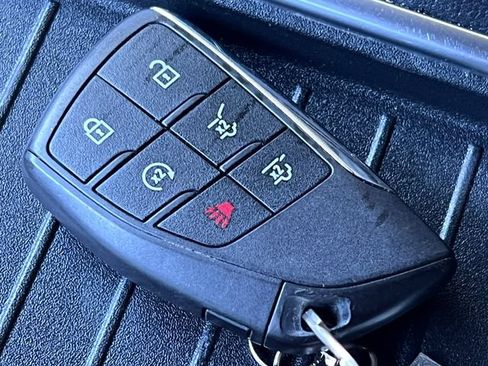 Used 2021 GMC Yukon Denali w/ Denali Premium Package AWD/4WD image 33