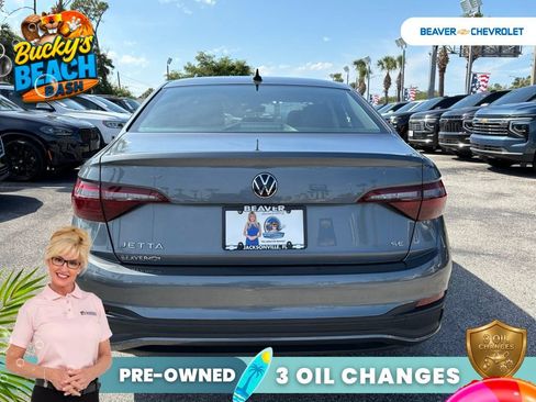 Used 2024 Volkswagen Jetta SE FWD image 6