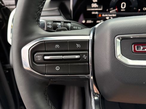 Used 2025 GMC Acadia Elevation image 21