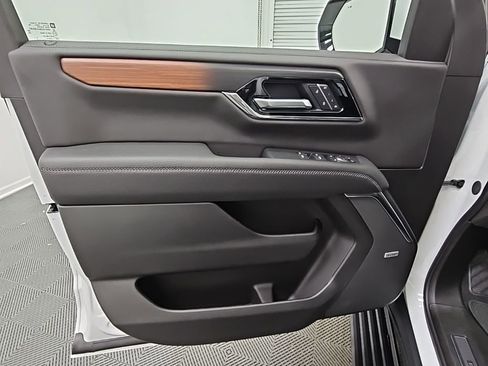 New 2026 GMC Yukon Denali w/ Sun & Power Step Package AWD/4WD image 32