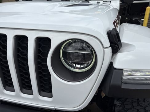 Used 2022 Jeep Wrangler Unlimited Rubicon w/ Xtreme Recon 35" Tire Package AWD/4WD image 6