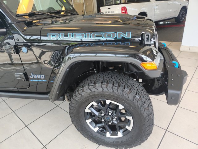 Used 2024 Jeep Wrangler Unlimited Rubicon 4xe AWD/4WD image 2