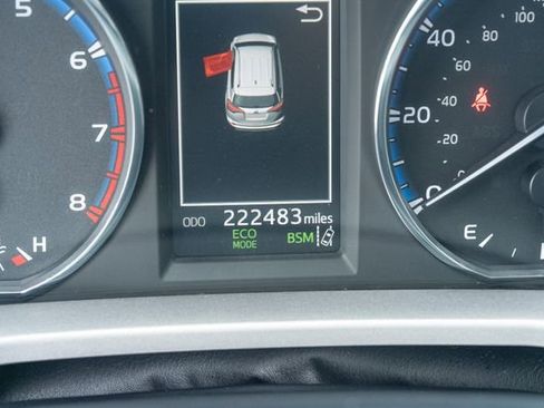 Used 2017 Toyota RAV4 Limited FWD image 11