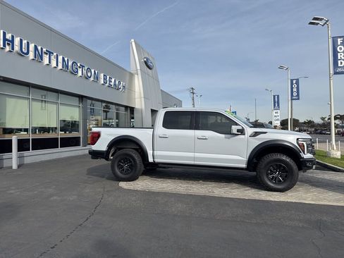 Used 2025 Ford F150 Raptor image 3