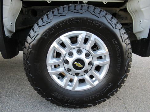 Used 2020 Chevrolet Silverado 2500 LT image 16