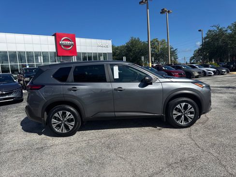 Certified 2022 Nissan Rogue SV FWD image 8