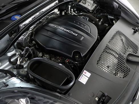 Used 2020 Porsche Macan AWD/4WD image 36